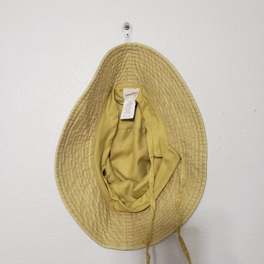 Universal Thread Hat - Picture 6 of 7